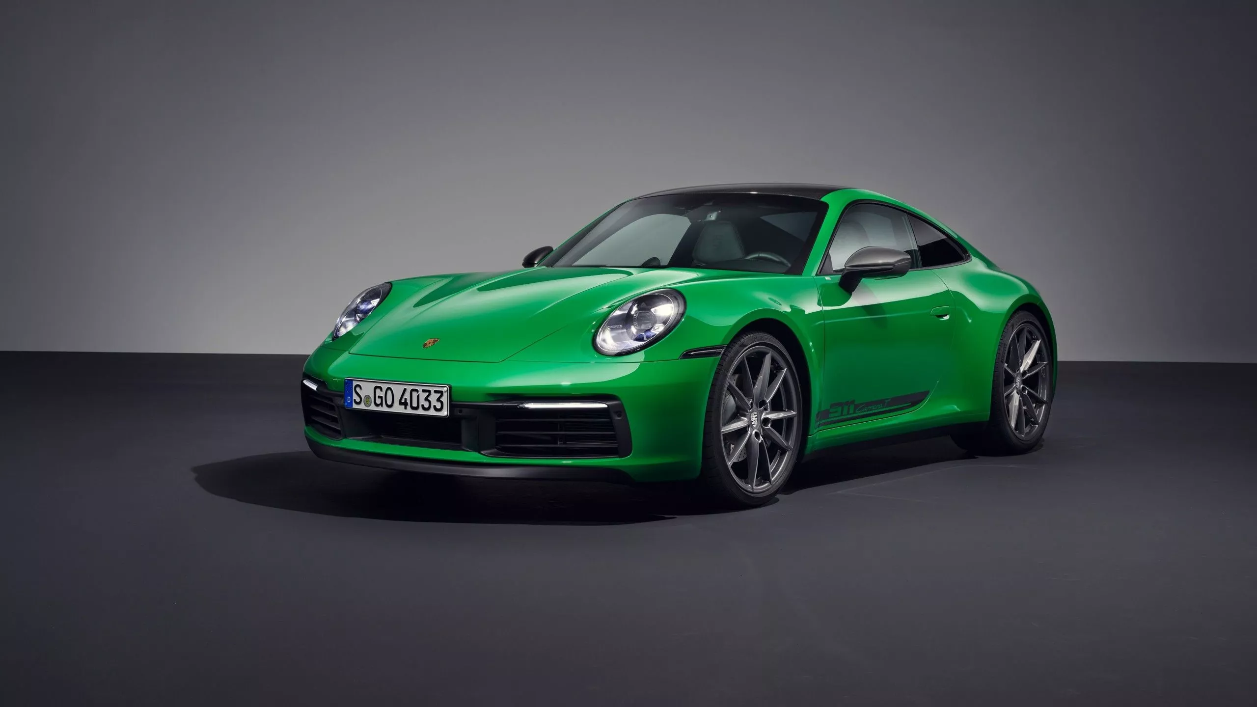 Green Porsche 911 Carrera T 2022 Car 4K