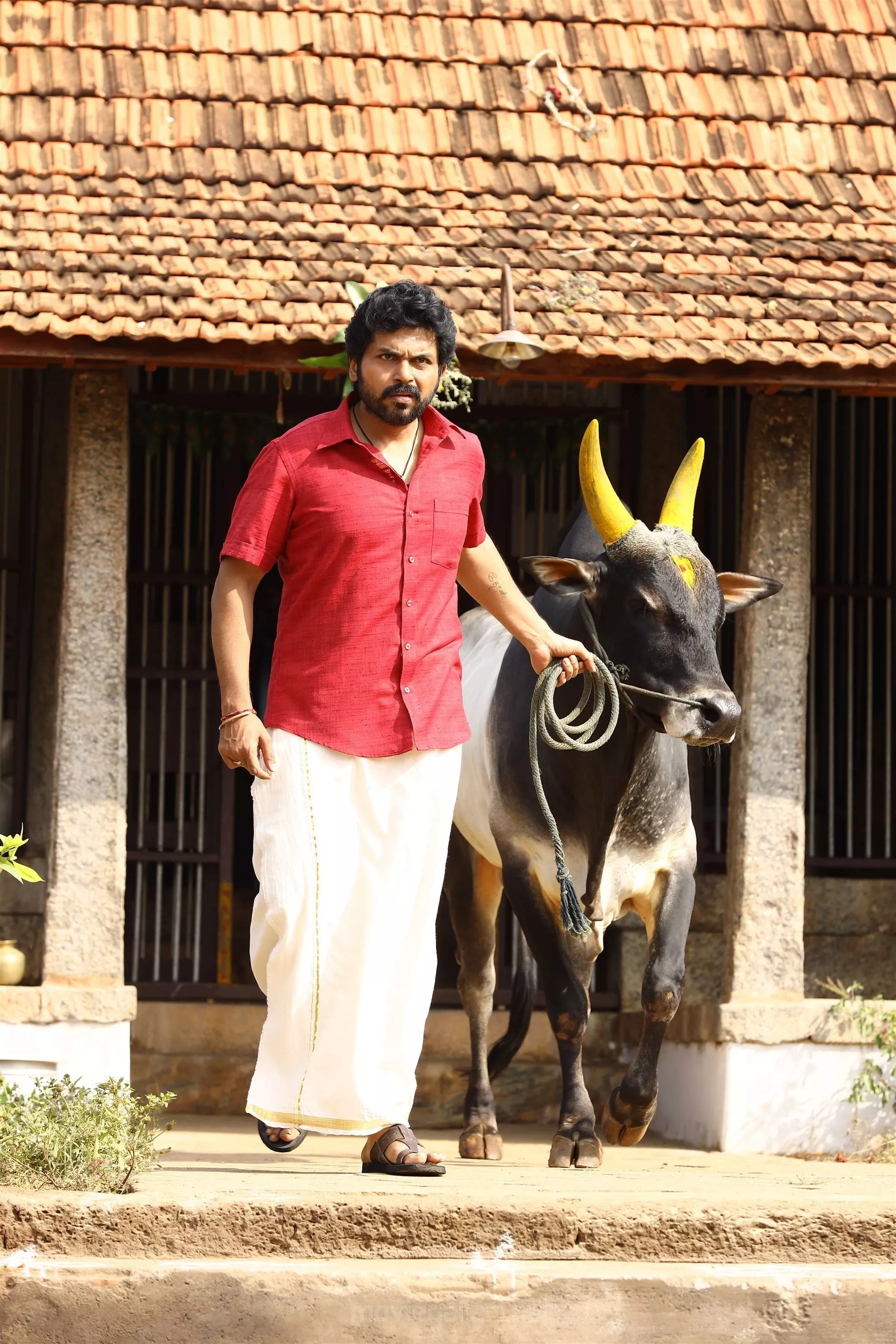 Meiyazhagan Movie HD Image. Karthi