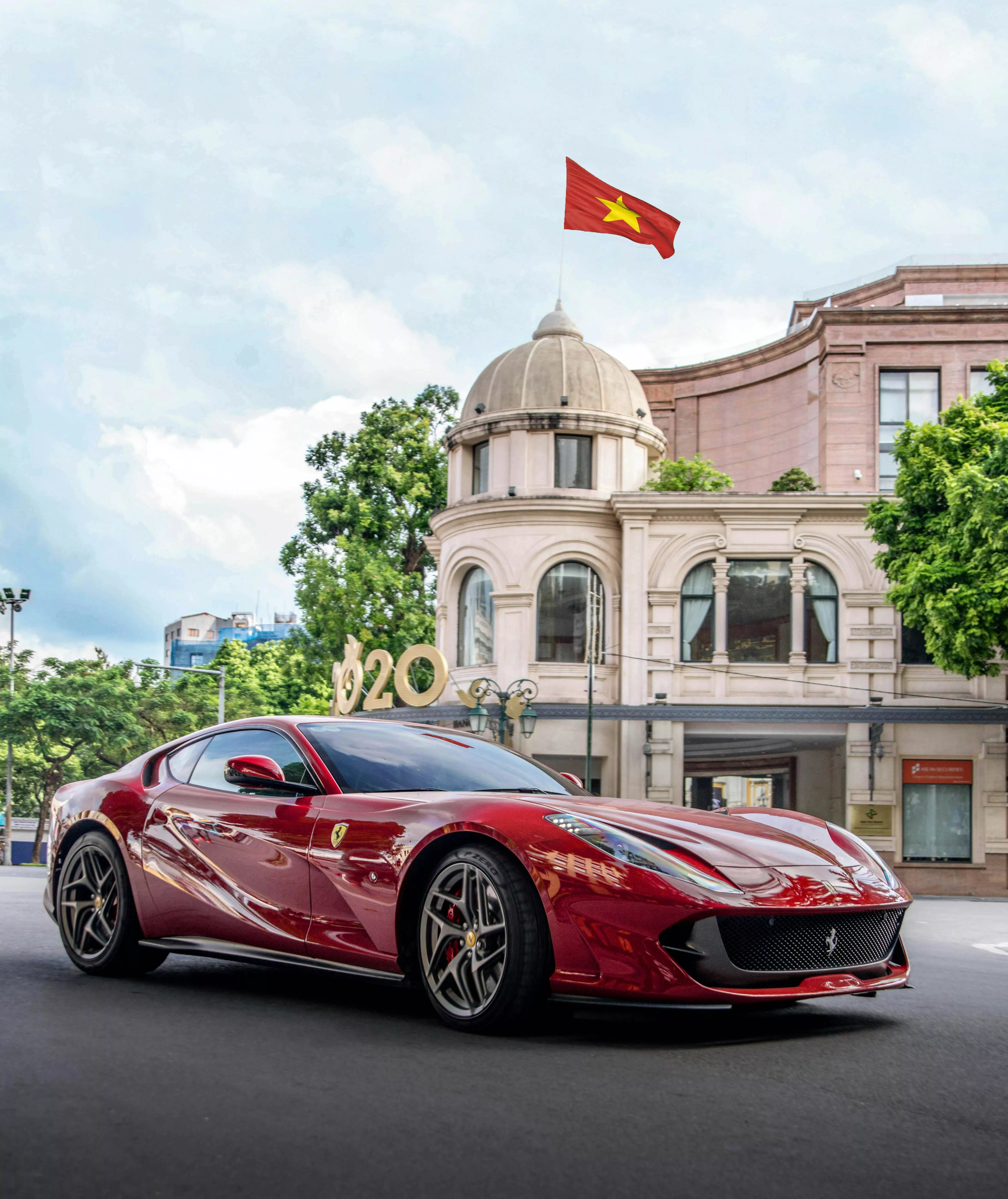 Ferrari 812 Superfast Photo, Download