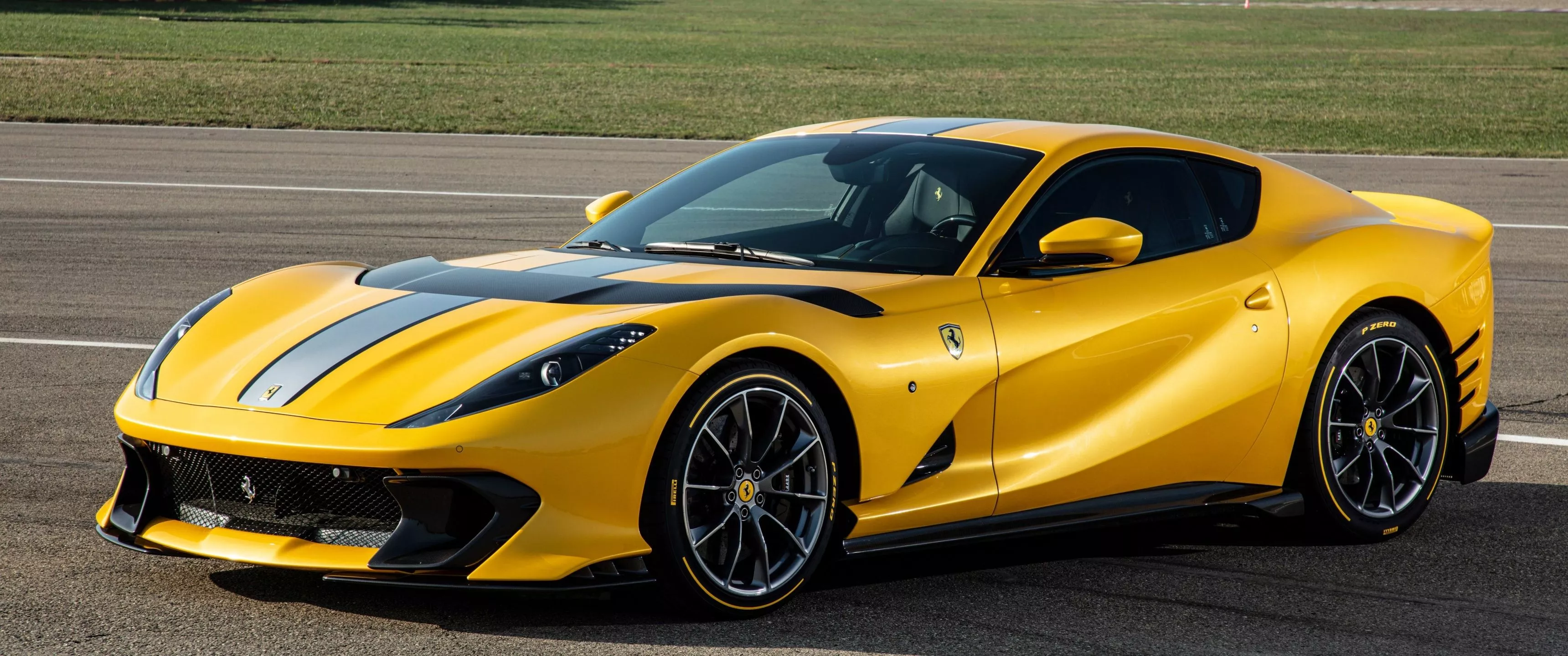 Ferrari 812 Competizione Wallpaper 27