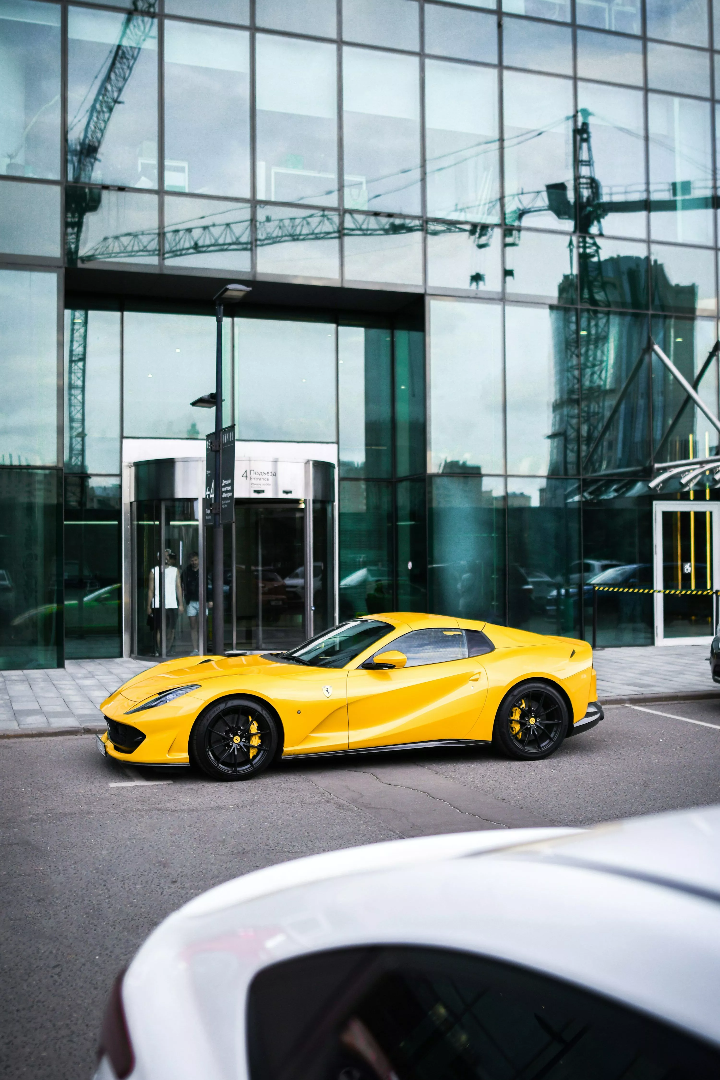 Ferrari 812 Superfast Picture