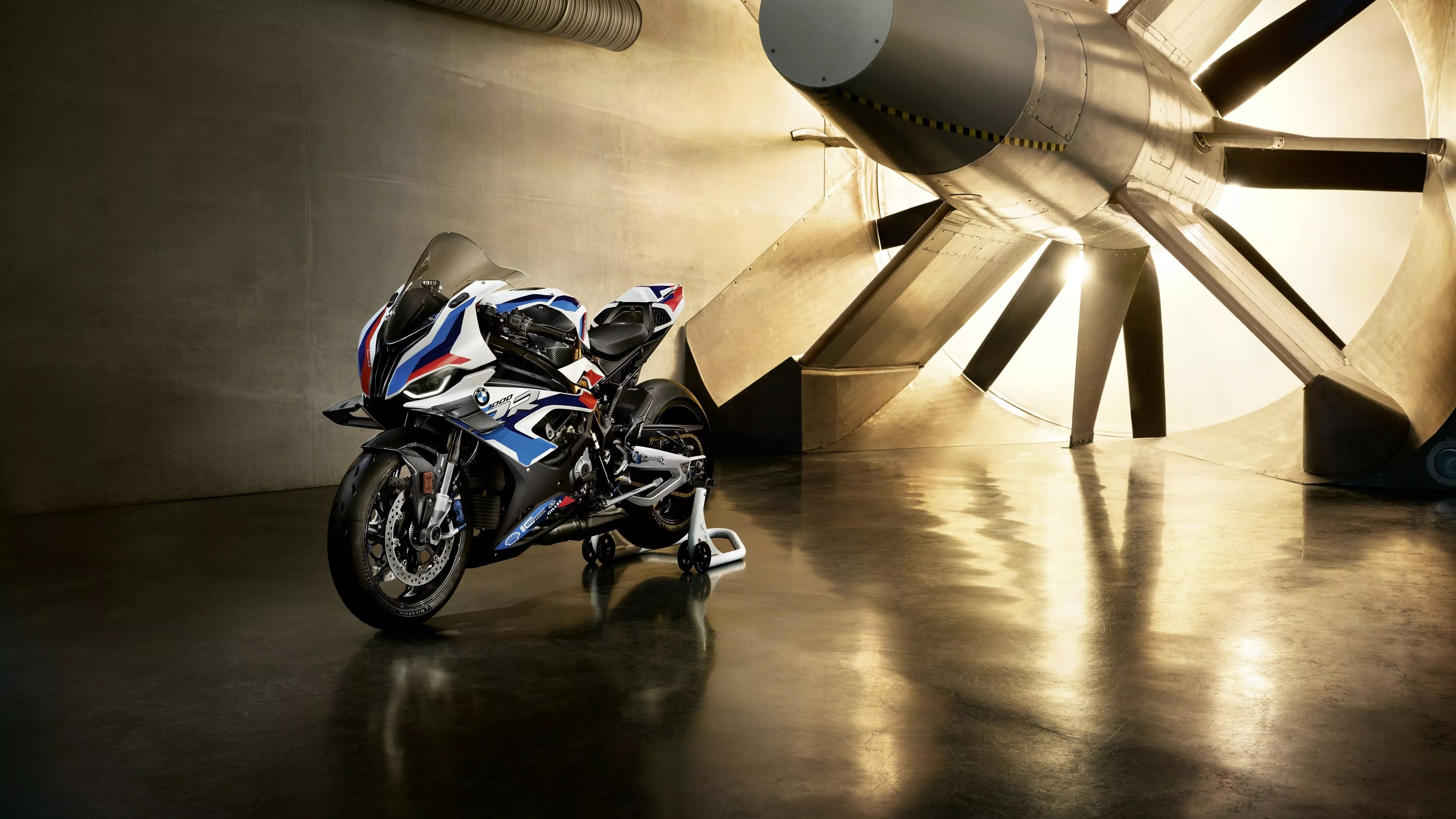 BMW M 1000 RR Wallpaper