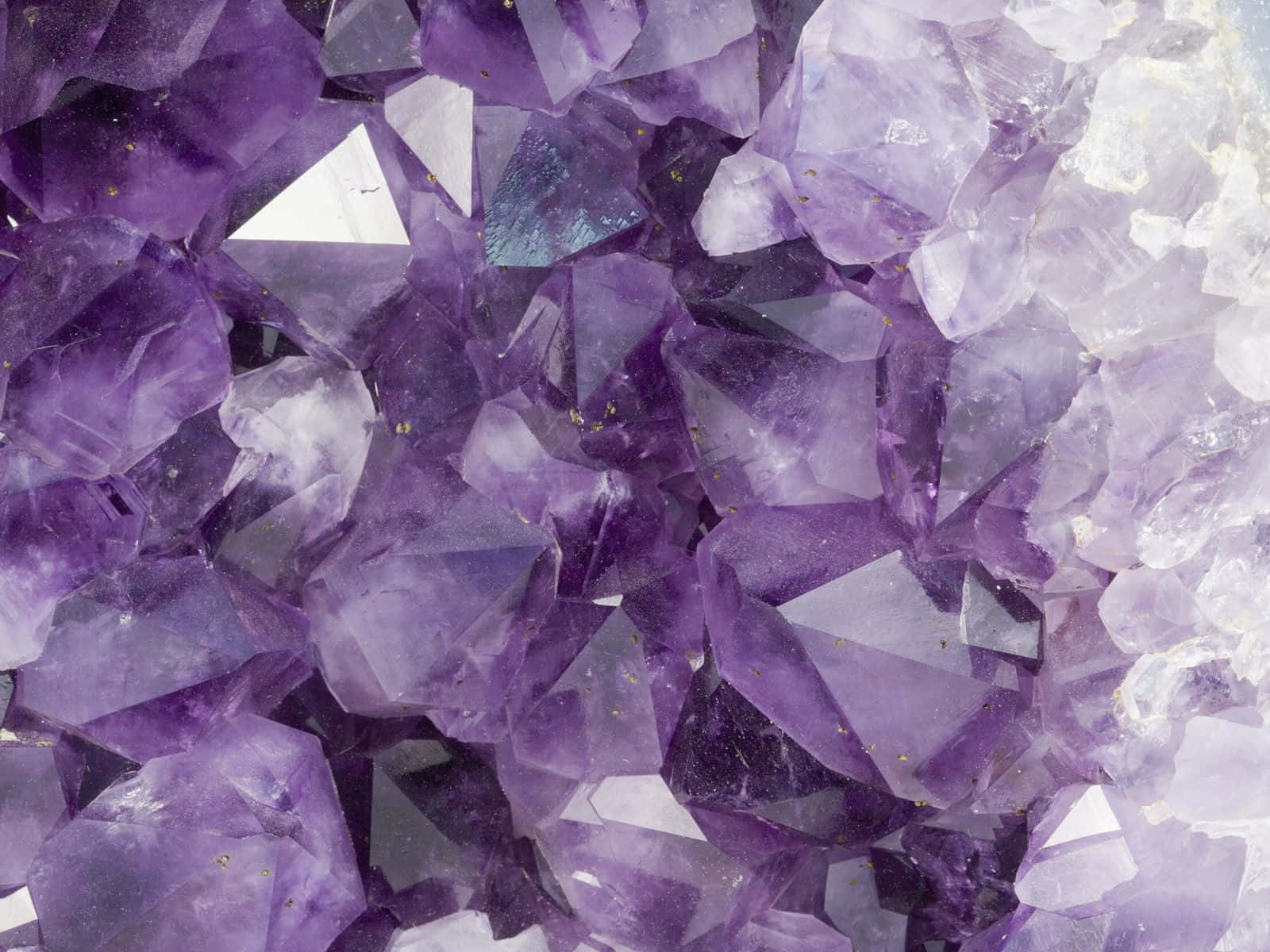 Aesthetic Crystal Wallpaper