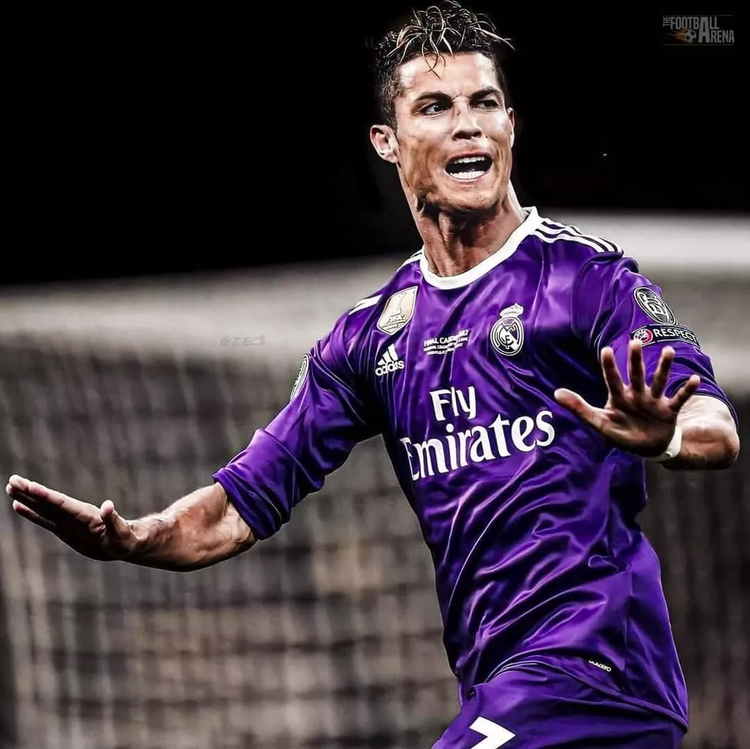 Ronaldo Purple Jersey Wallpaper
