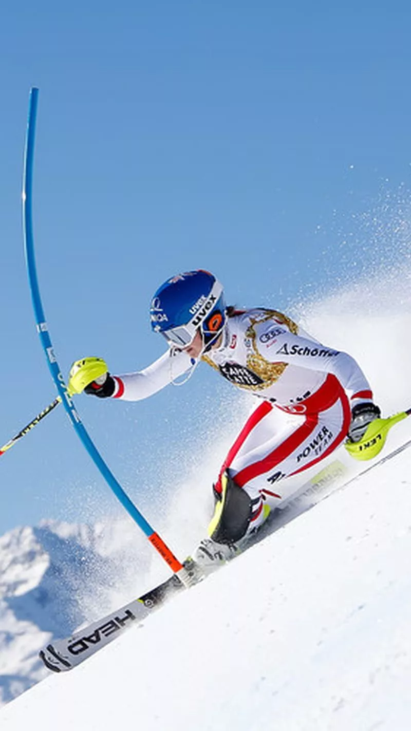 HD alpine skier wallpaper