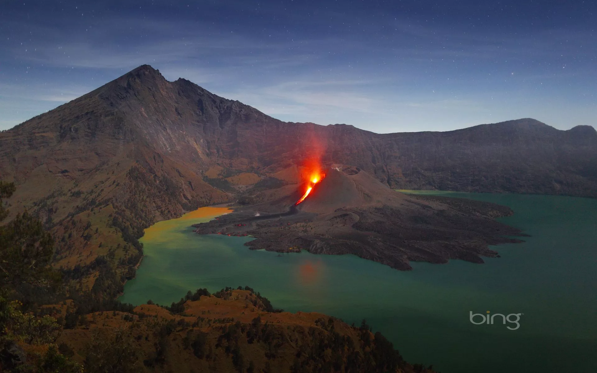 Majestic Volcano: A Stunning HD