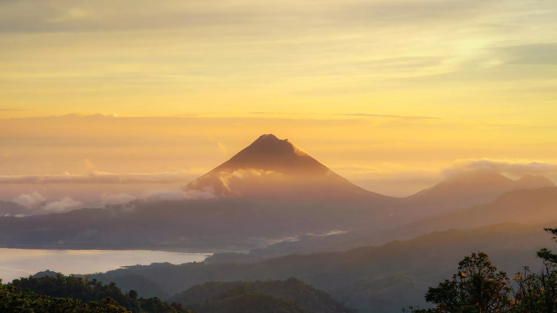 Bing HD Wallpaper Mar. 4, 2024: Arenal