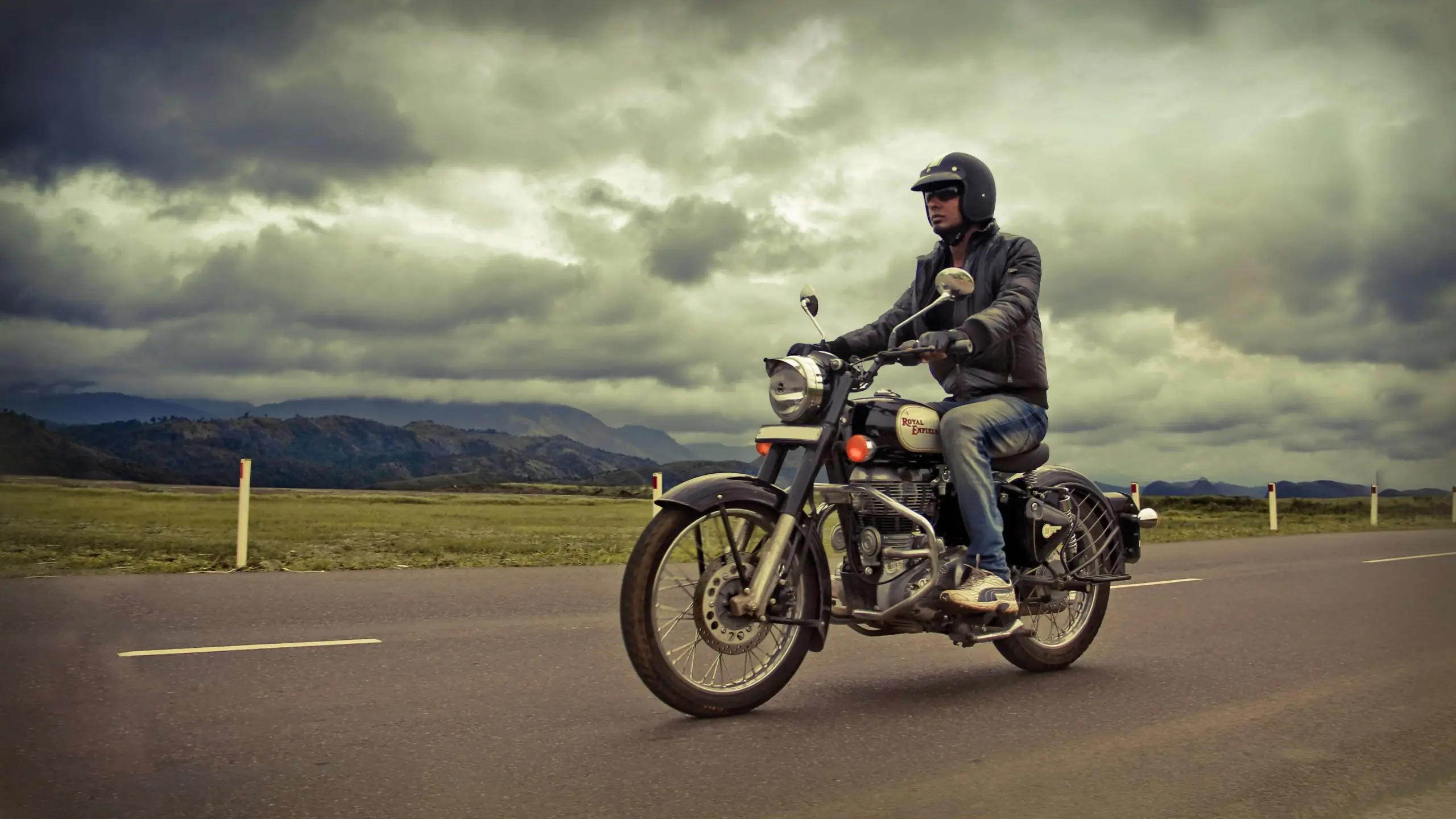 Royal Enfield Motorcycle 4K