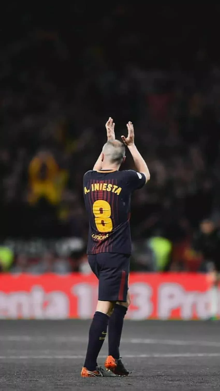 iniesta iphone HD phone wallpaper