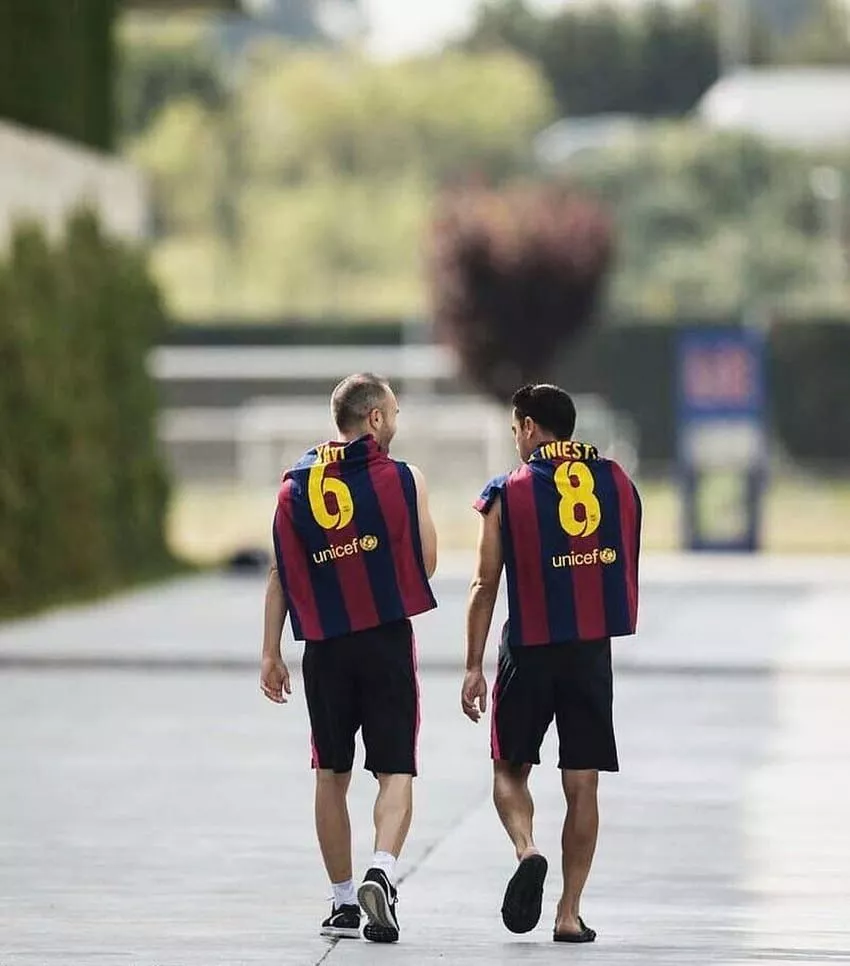 iniesta iphone HD phone wallpaper