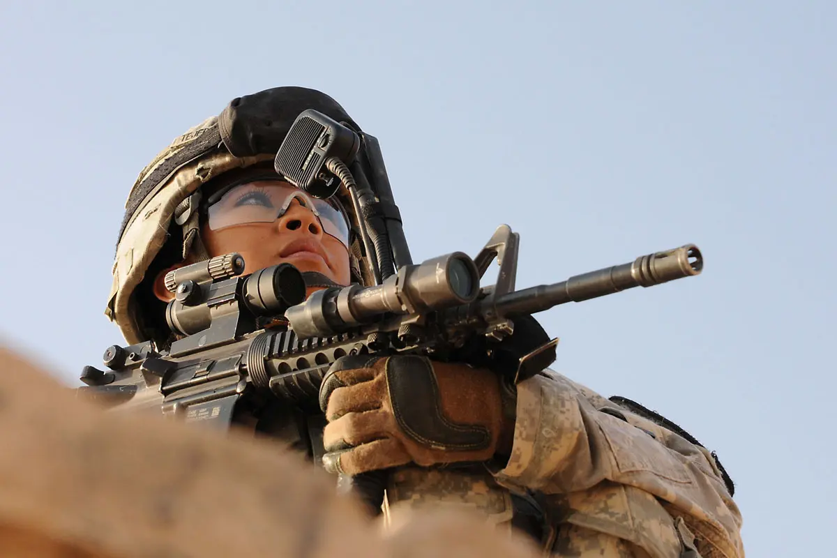 Army: 'Ugly' women seem more competent