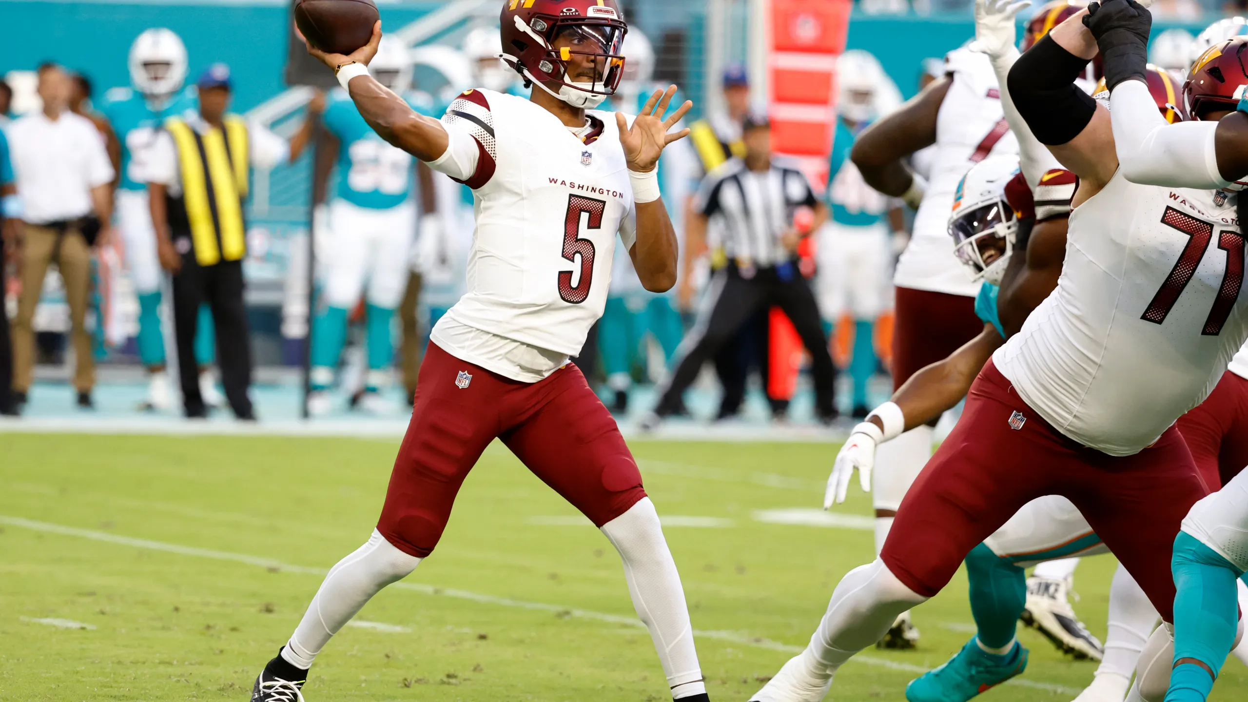 Jayden Daniels picked as starting QB