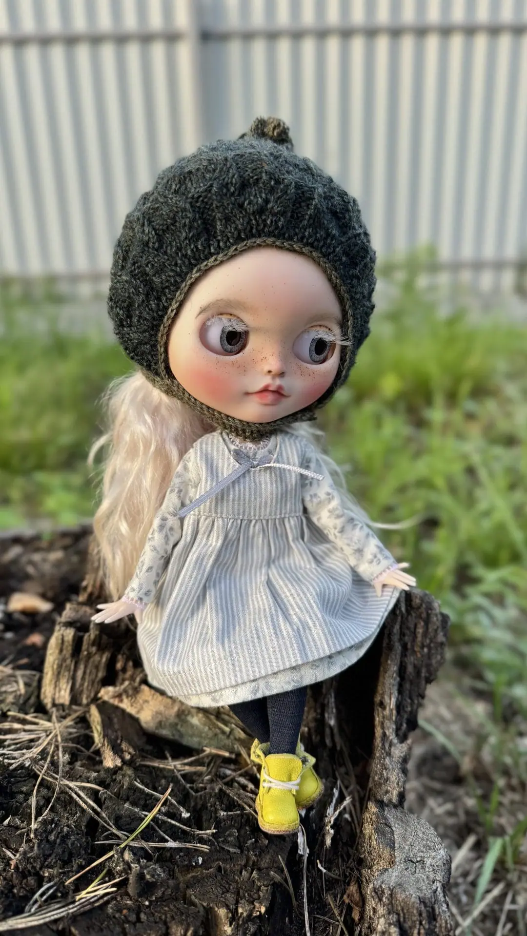 Blythe doll with green eyes and white