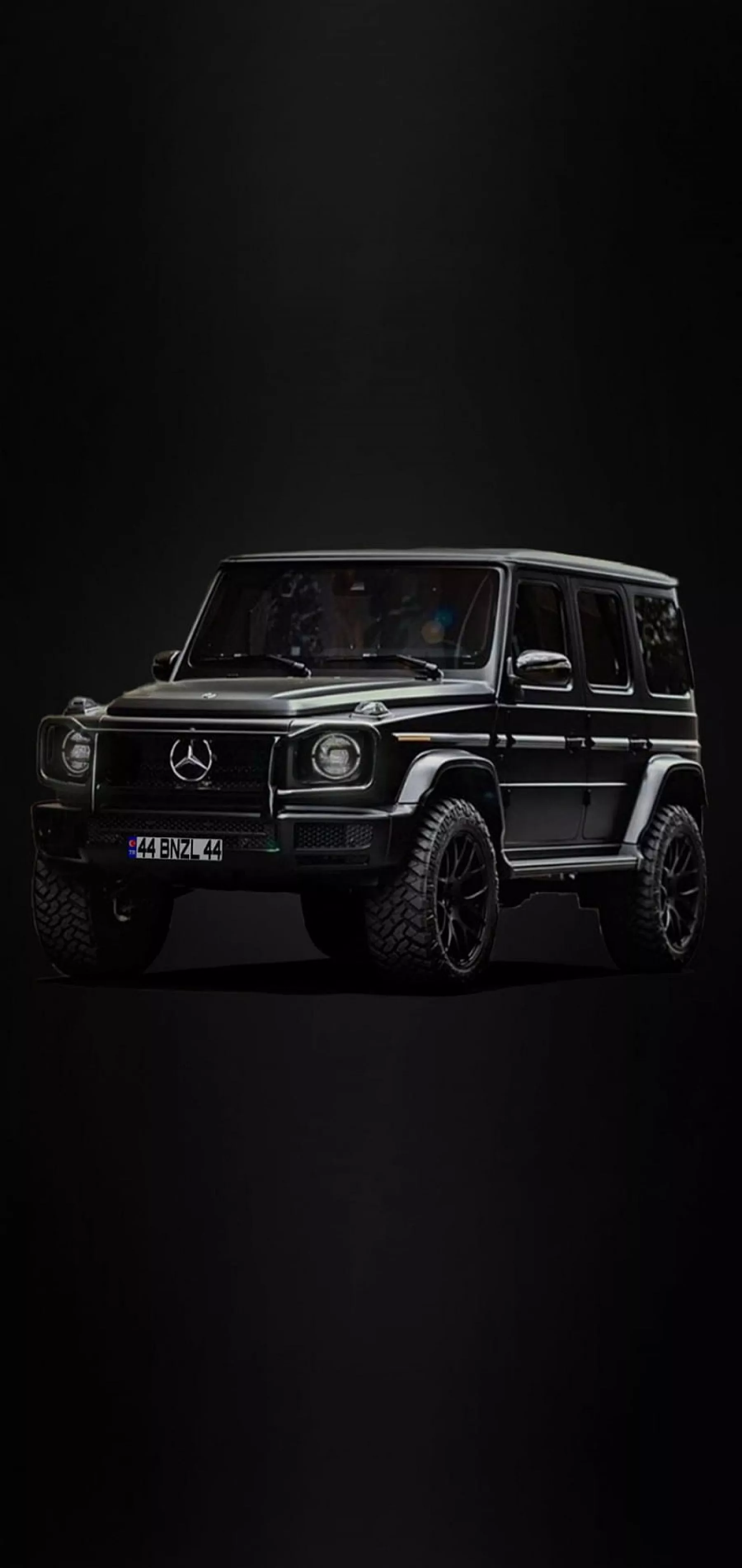 Free HD Mercedes Benz Logo Shiny Wallpaper