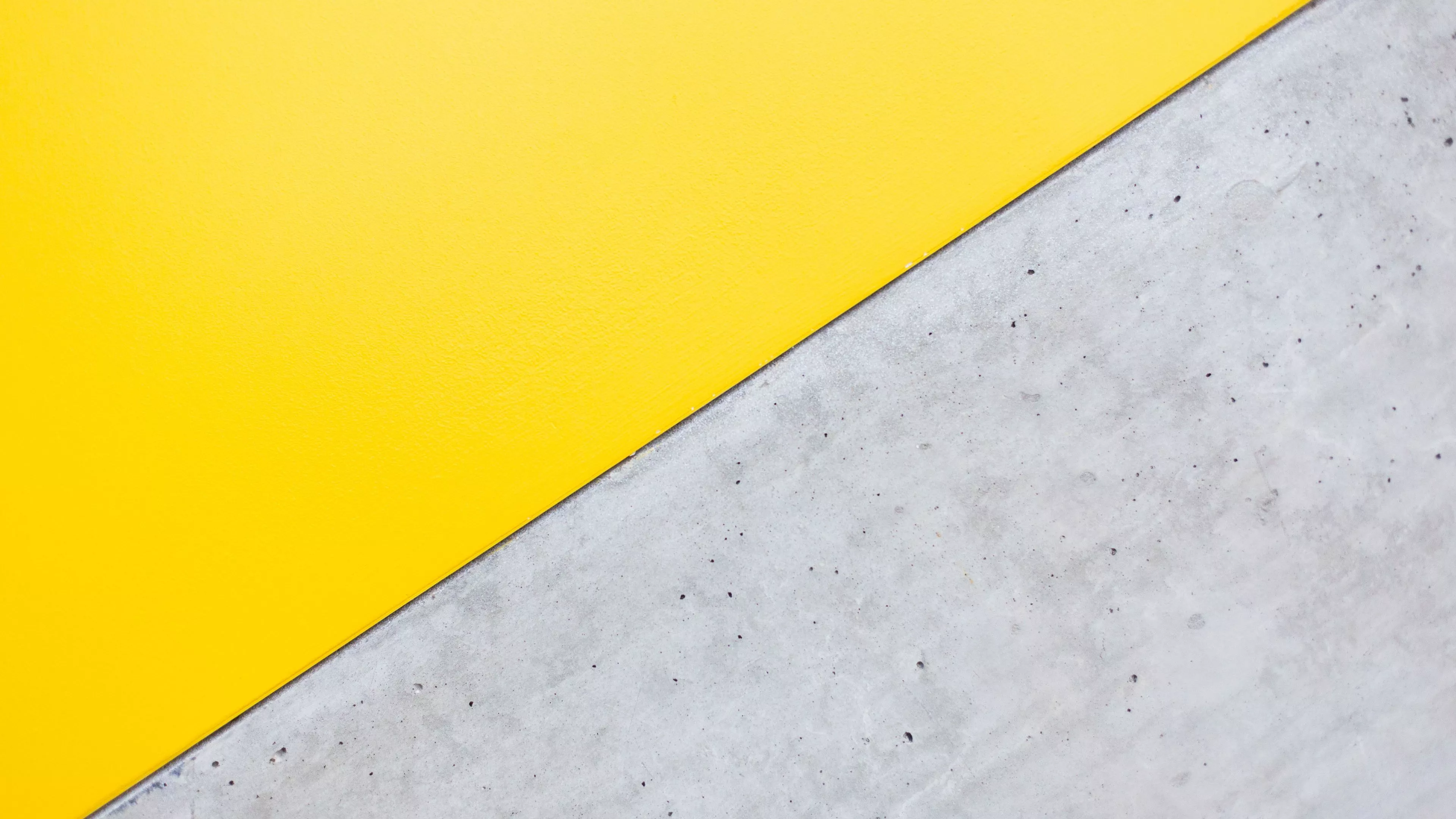 Triangle Yellow Ash 4K HD Minimalist