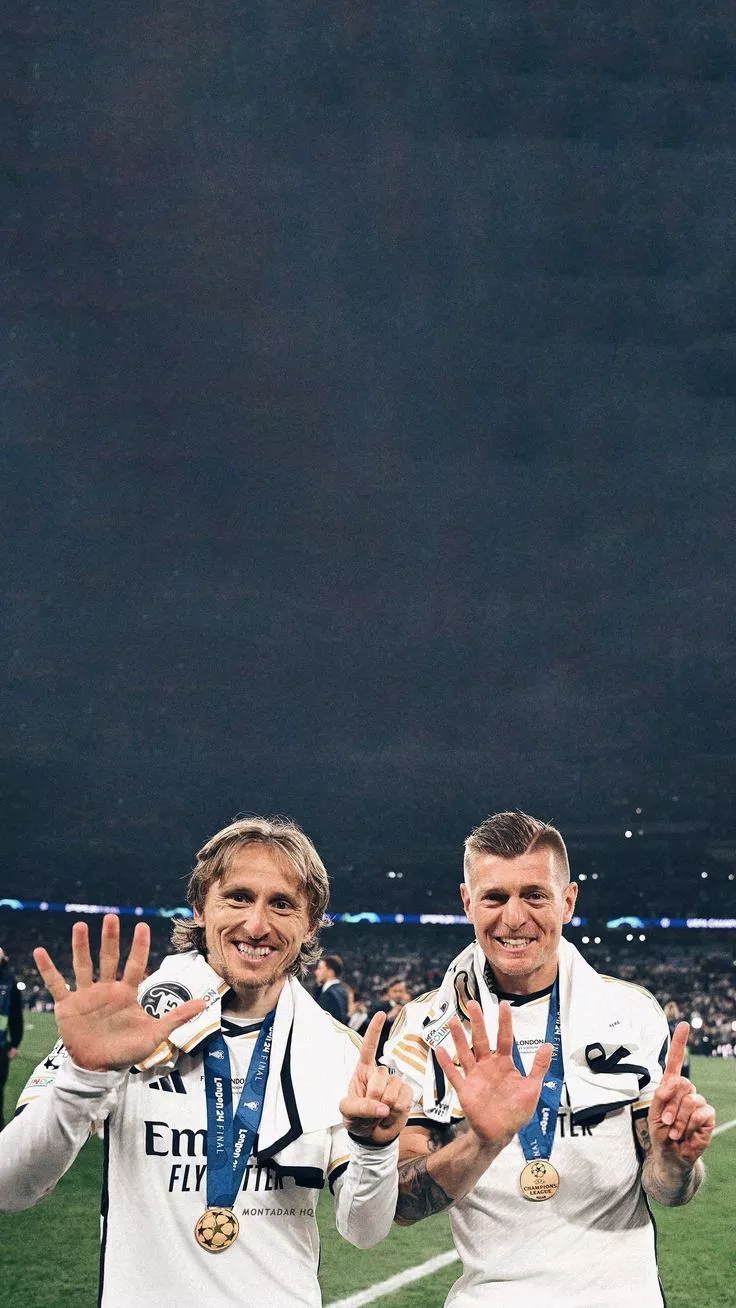 Luka Modric and Toni Kroos wallpaper