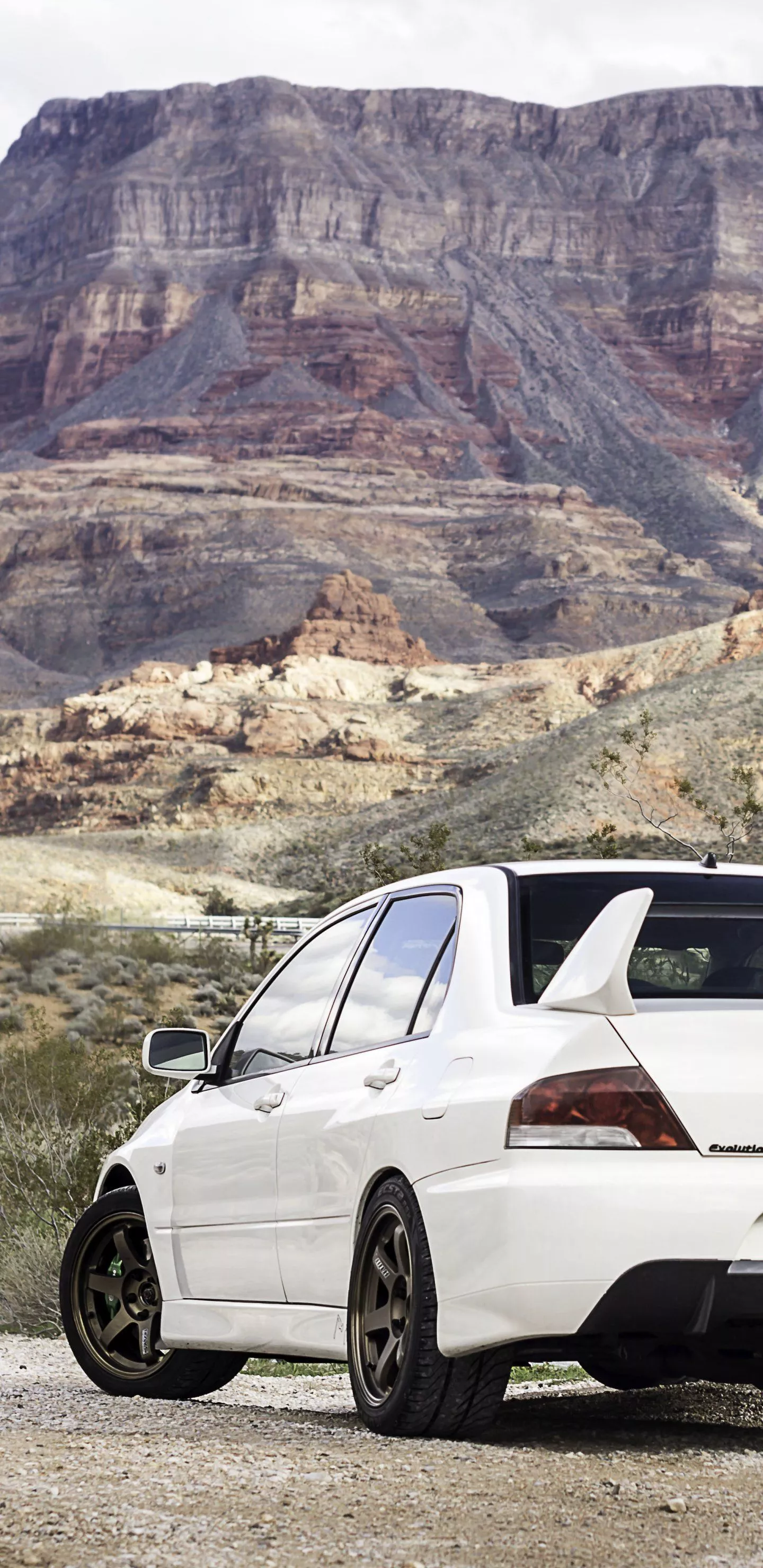 Mitsubishi Lancer Evolution VIII Phone