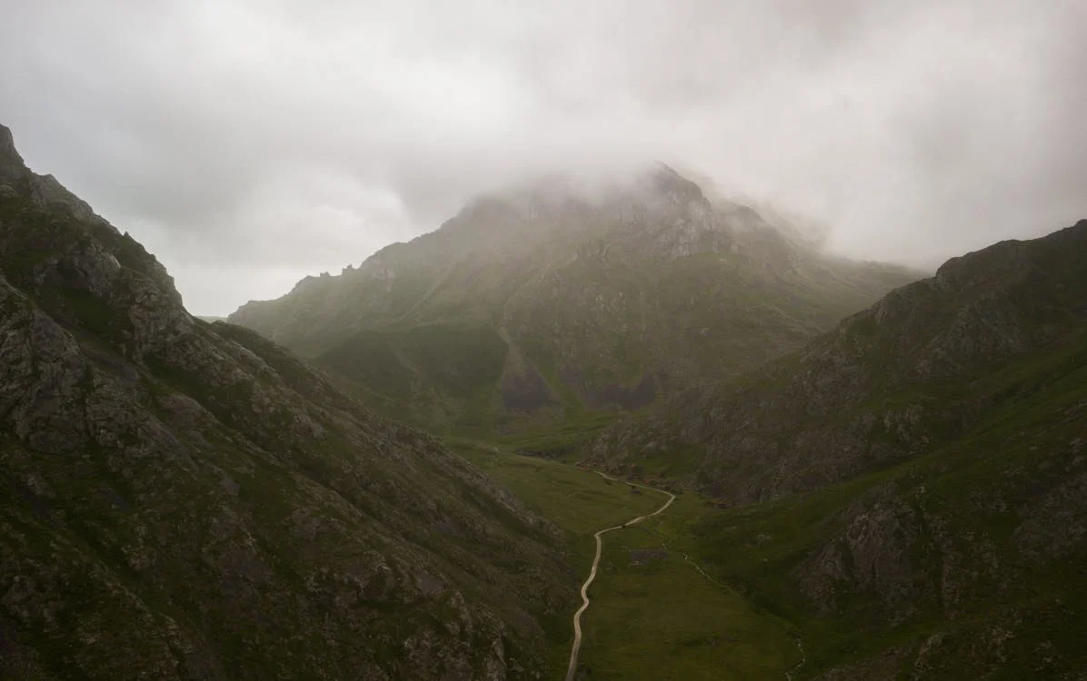 Scenic View of Green Mountains · Free