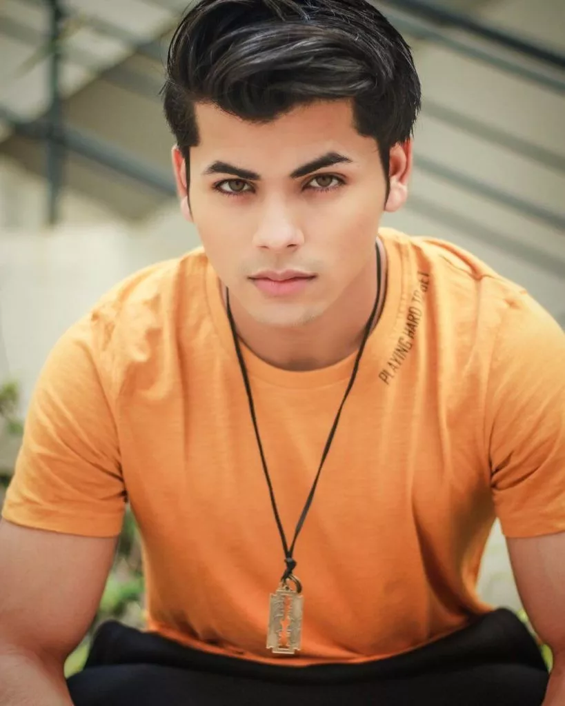 Siddharth Nigam recent photo are here