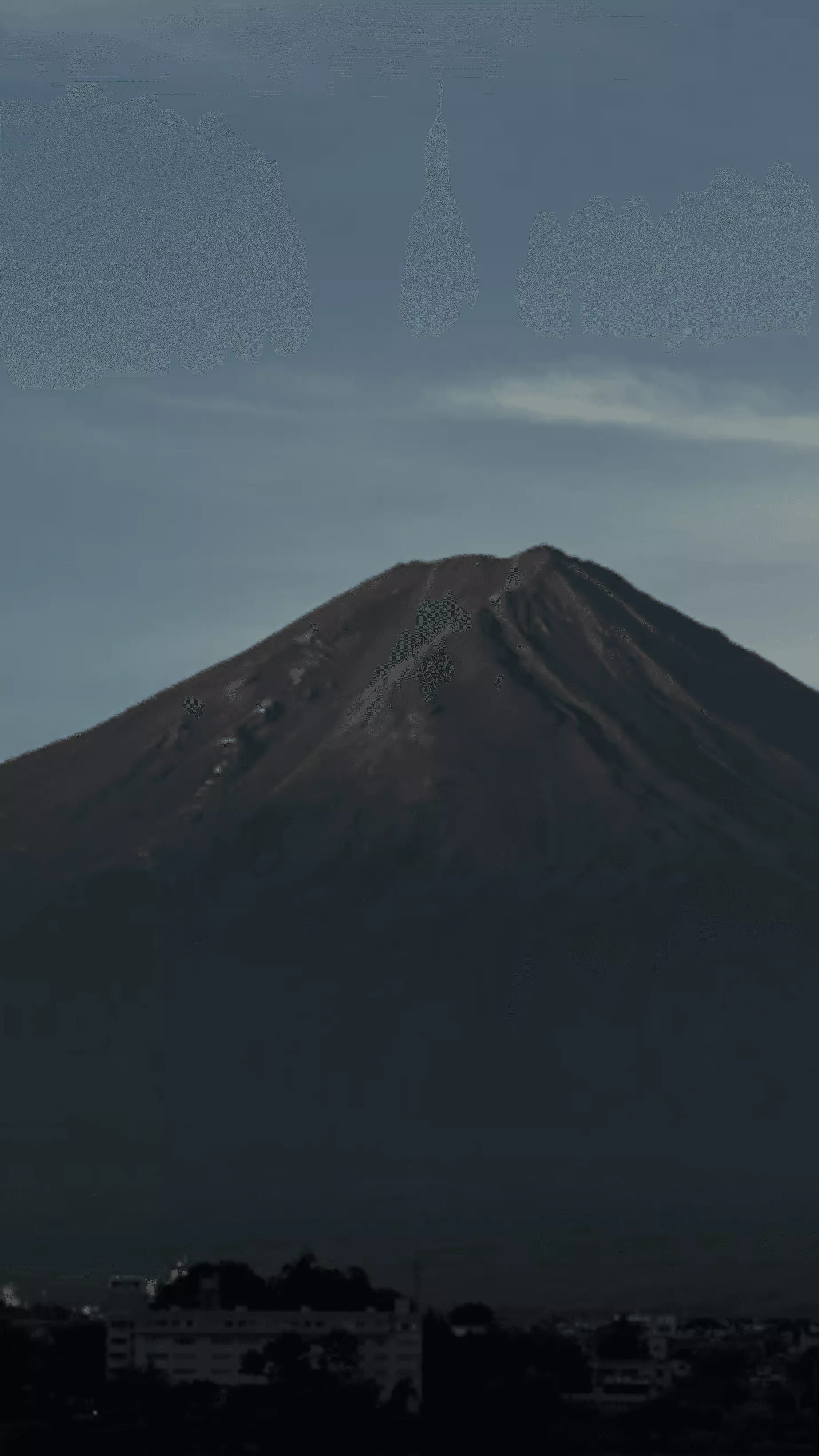 Mount Fuji is still without its iconic