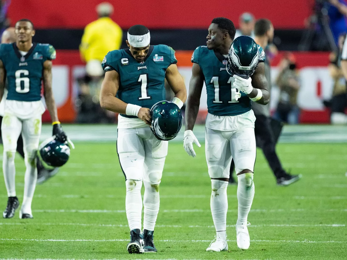 Cameras caught A.J. Brown frustrated