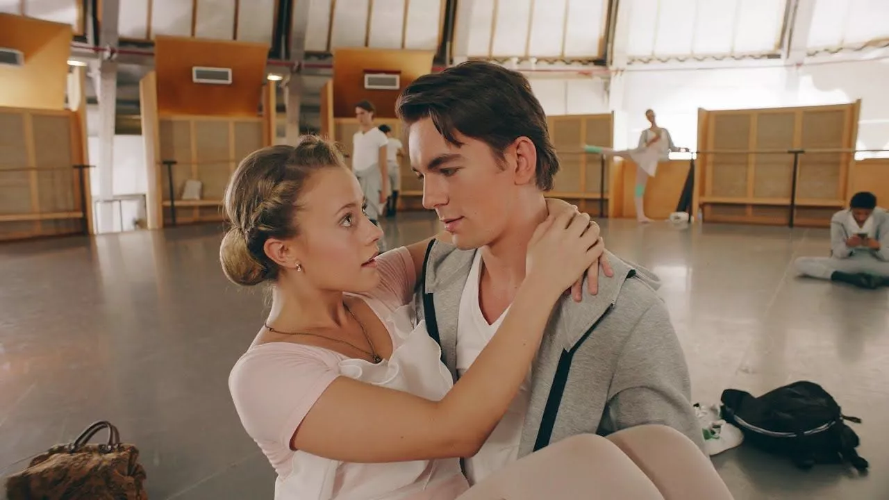 Every Time Max Calls Lena 'Chica