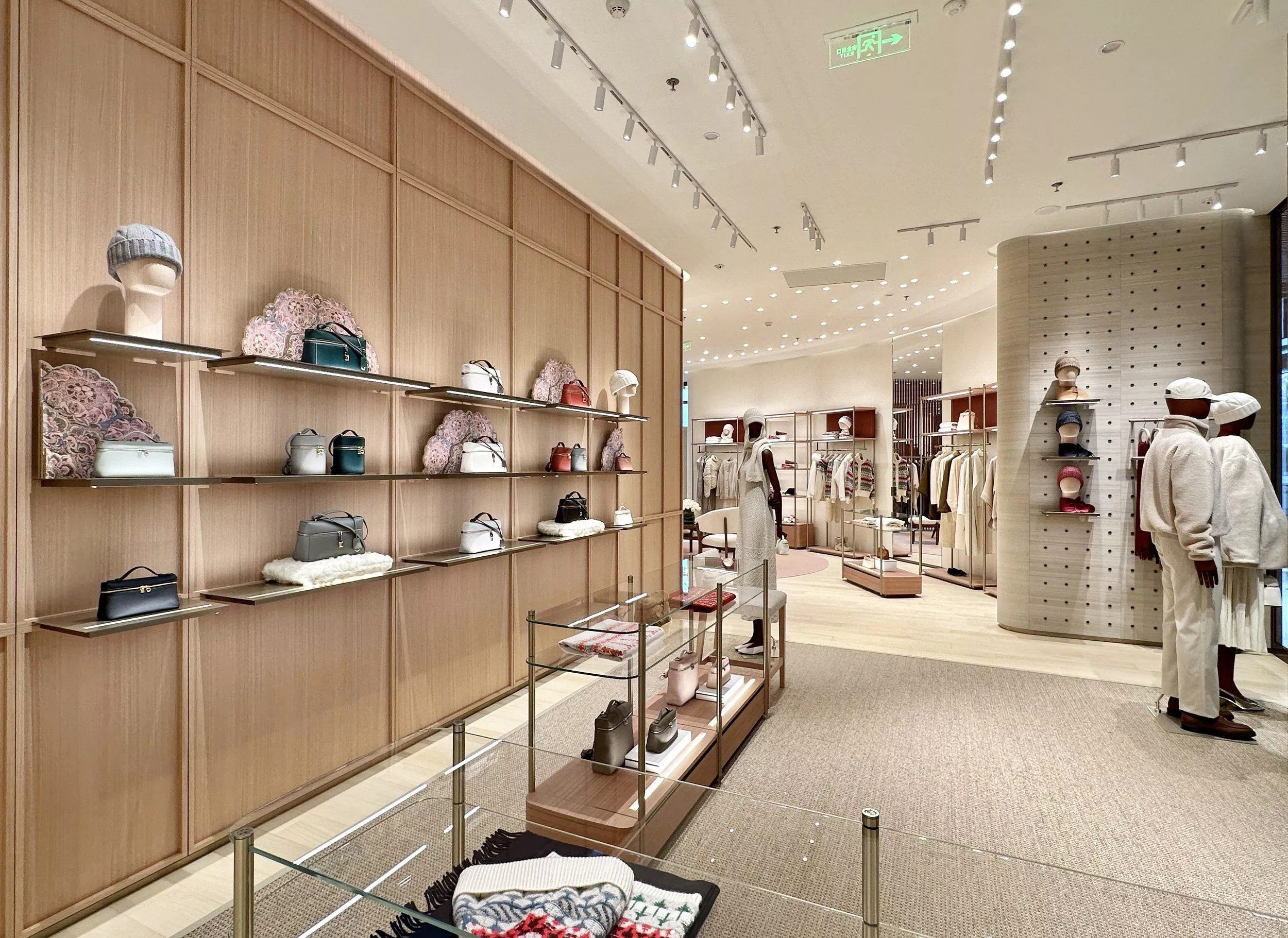 LORO PIANA Temporary Store Sanya Swire
