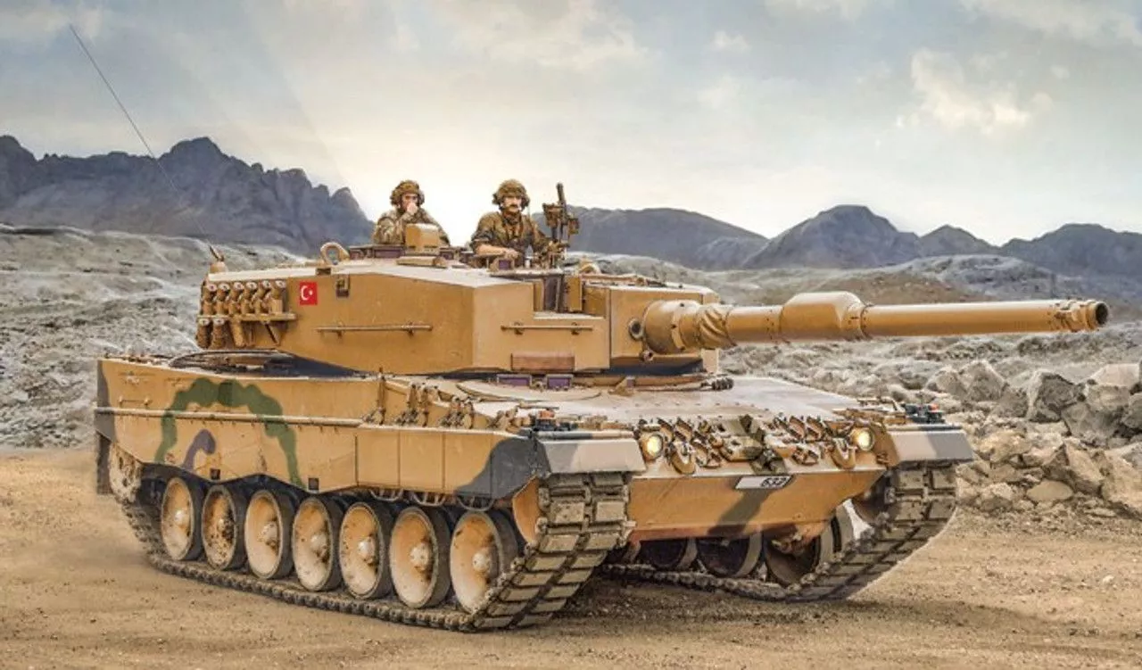Leopard 2A4 Tank 1 35 Italeri