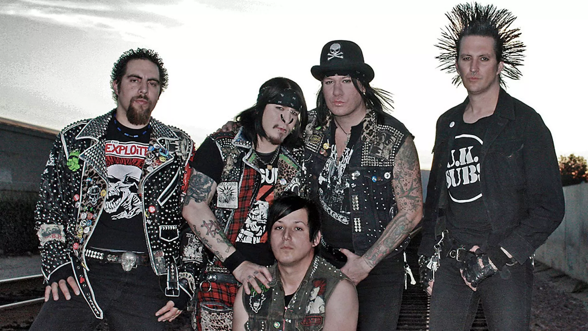 F&M Feral Media: Detail