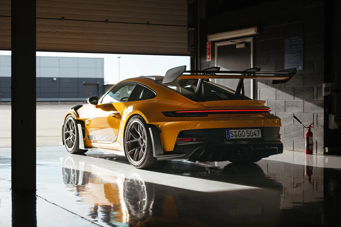 2023 Porsche 911 GT3 RS. PH