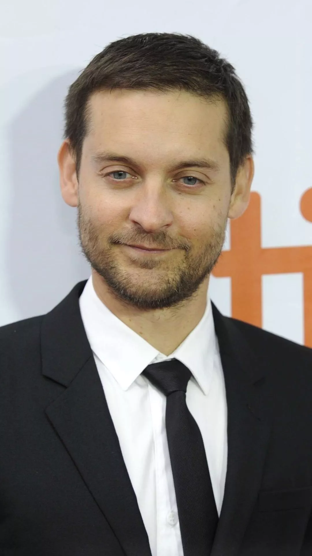 Celebrity Tobey Maguire, Suit, American