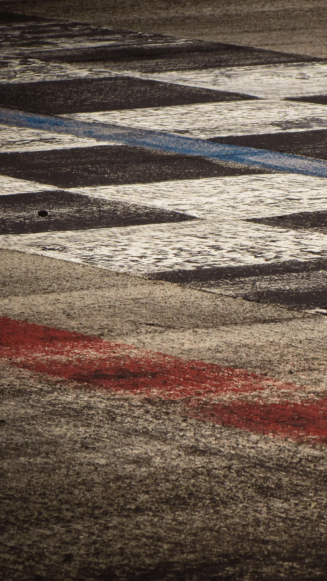 Race Track Wallpaper 4K Phone