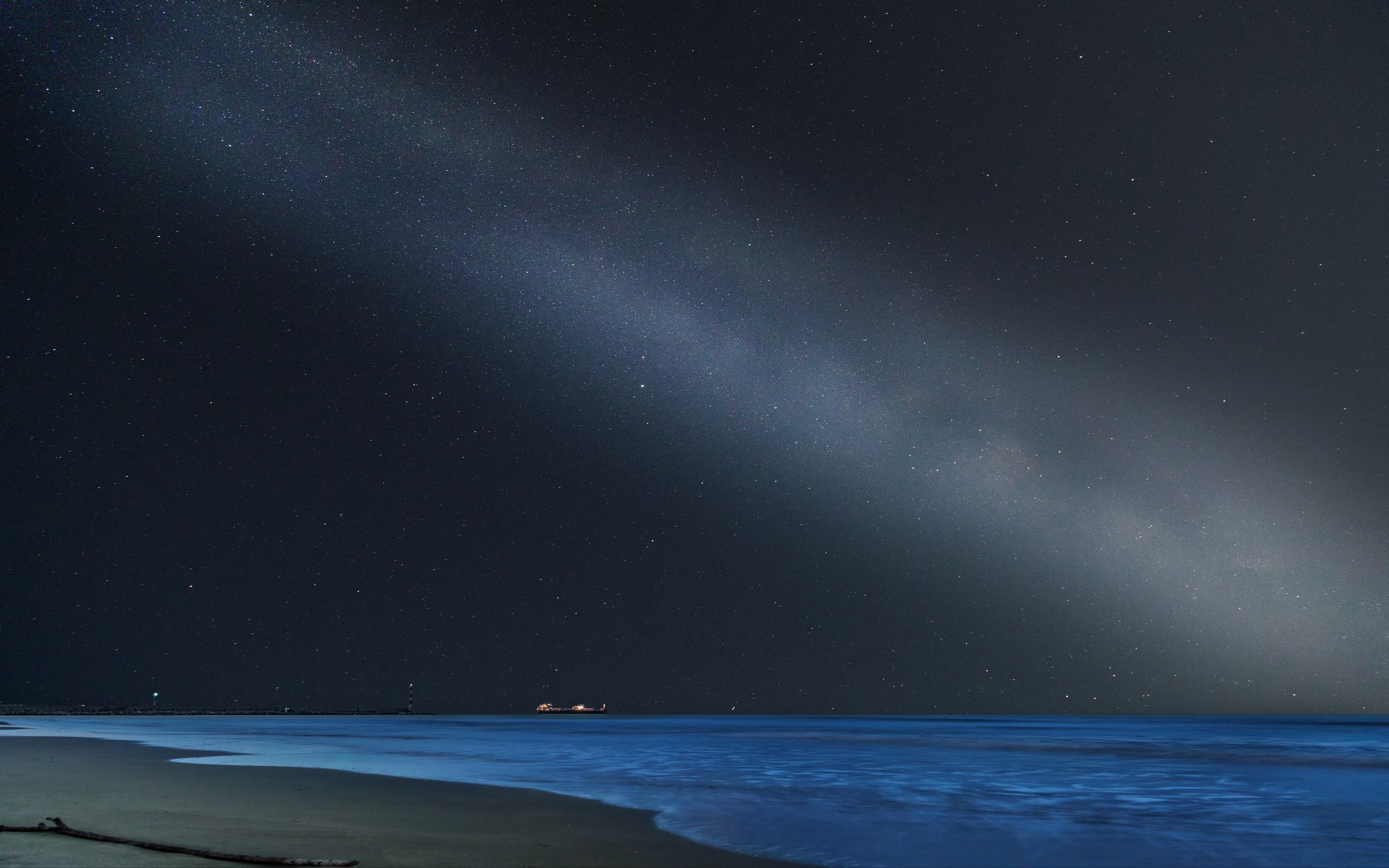 Download wallpaper 3840x2400 sea, beach