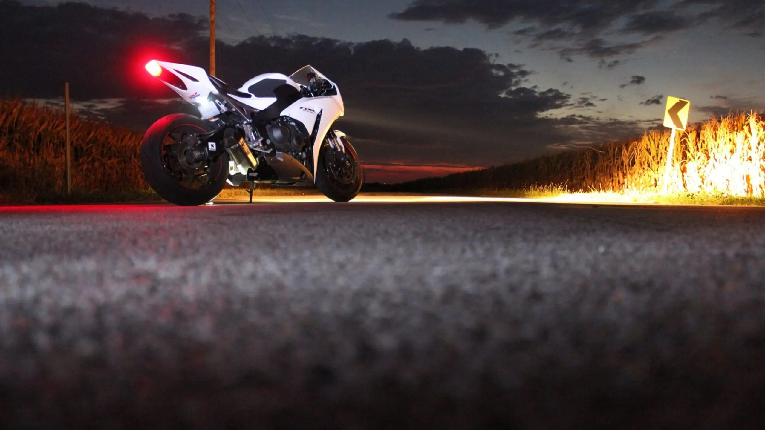 Honda Motorcycle [4K] Wallpaper