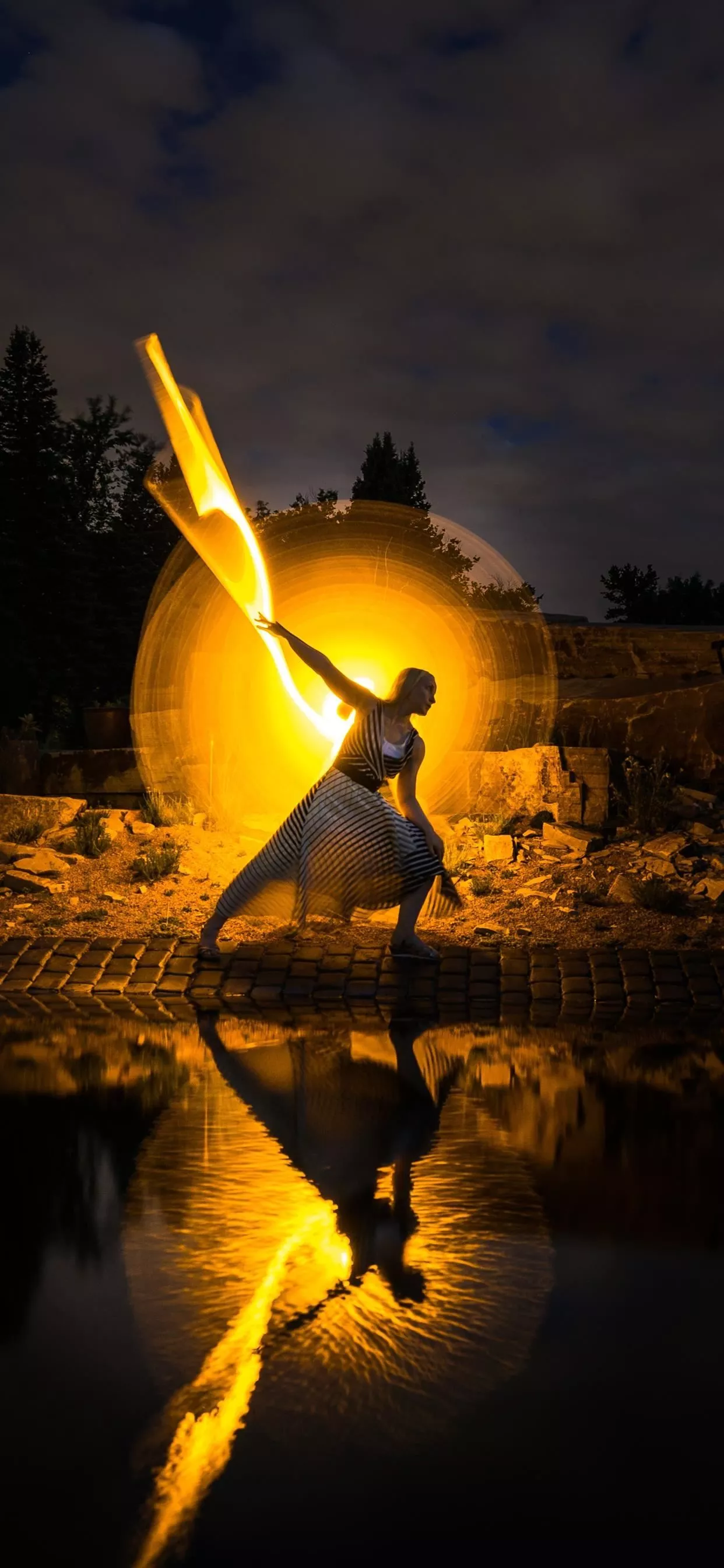 After Glow iPhone SE Wallpaper Free