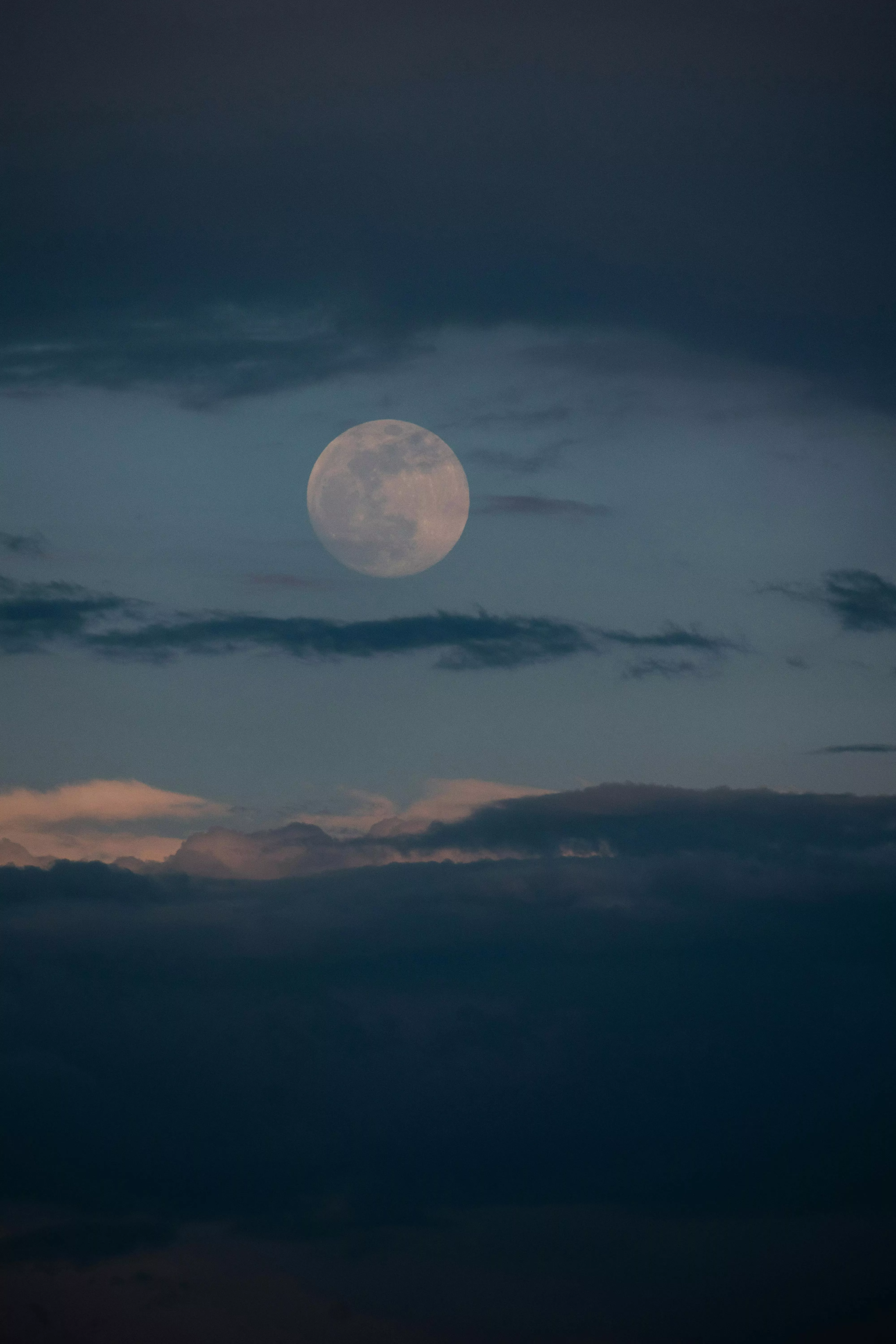 Full Moon Over the Clouds · Free Stock