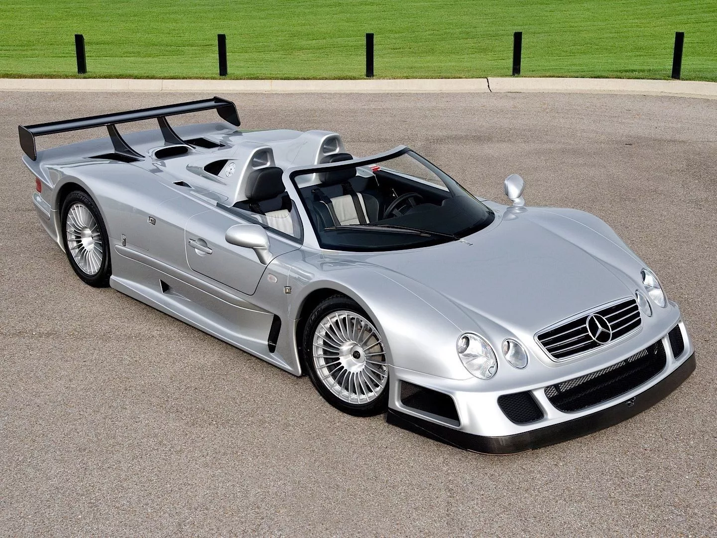 Mercedes Benz CLK GTR Roadster 2002