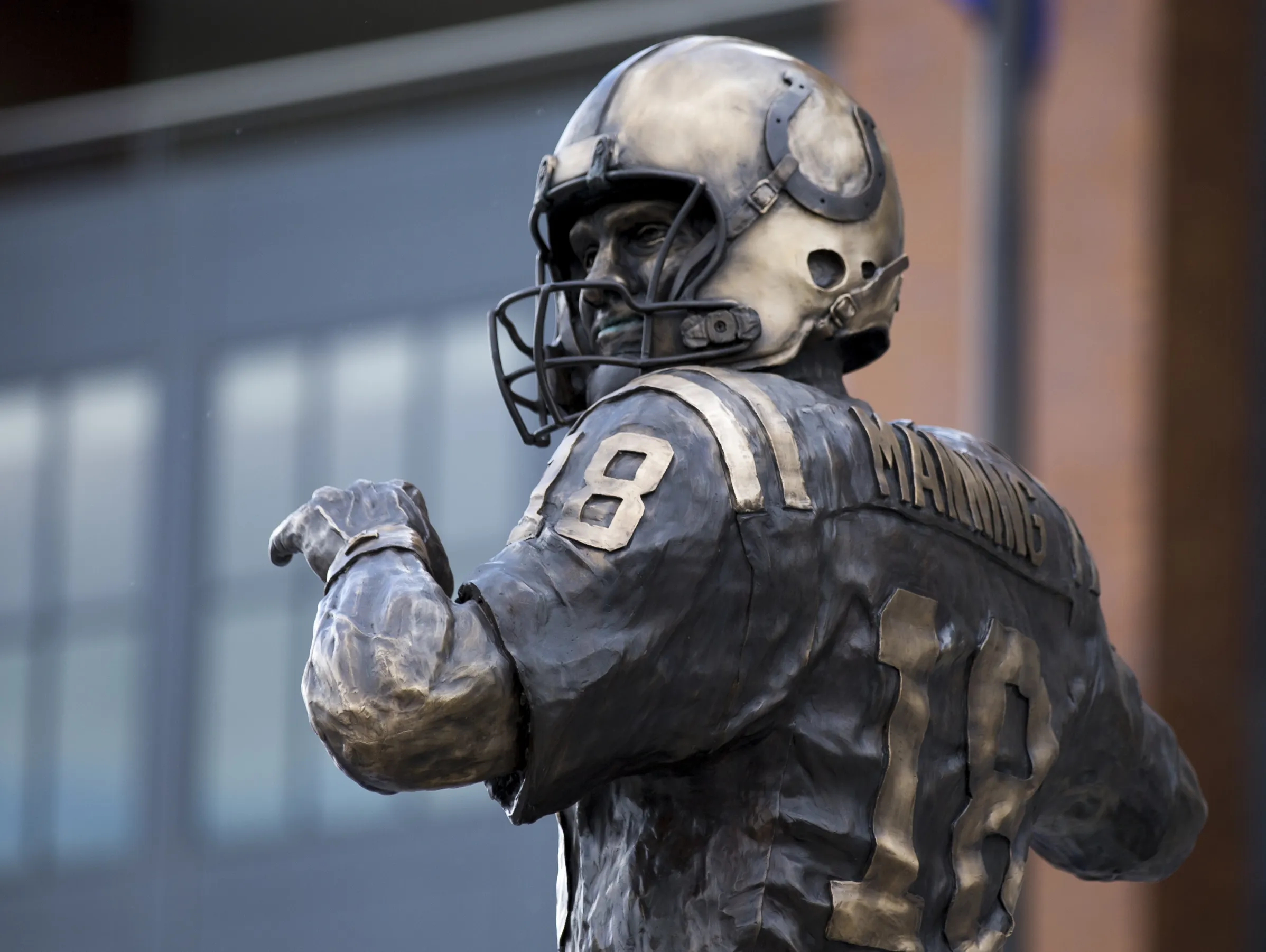 Peyton Manning statue at Lucas Oil