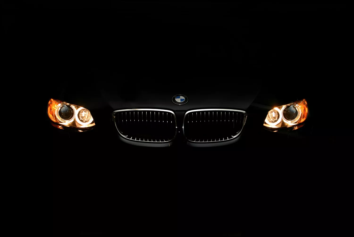 Stunning BMW HD Wallpaper: Elegance in the Dark