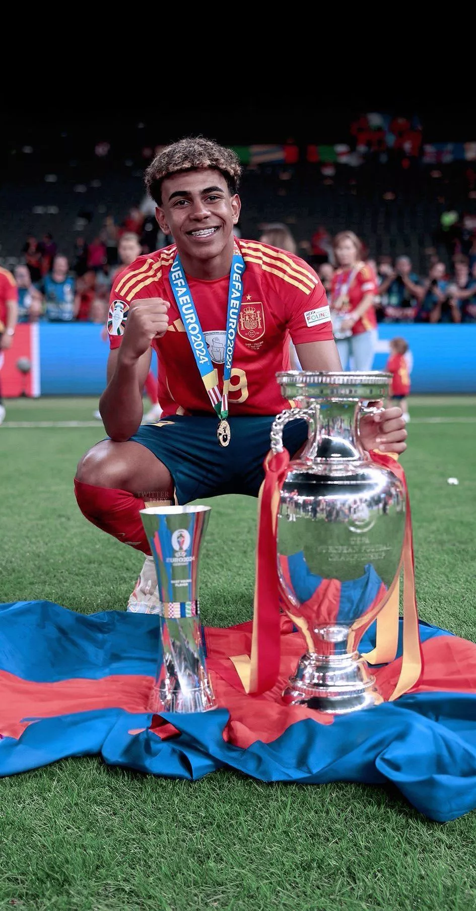 Lamine Yamal Phone Wallpaper