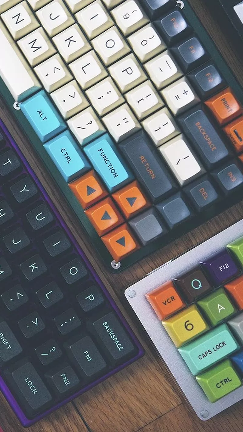 HD keyboard tech wallpaper