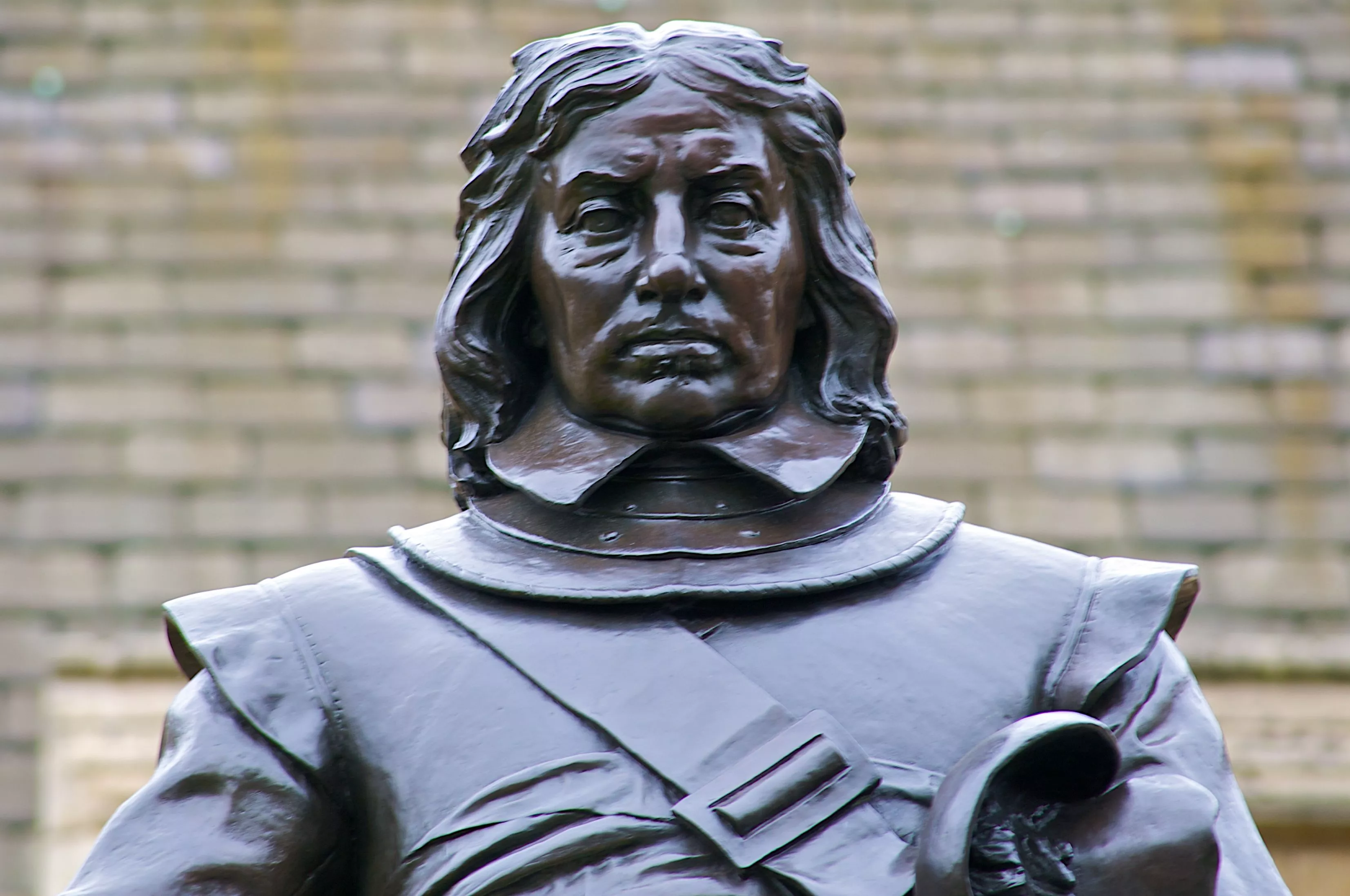 Oliver Cromwell Statue