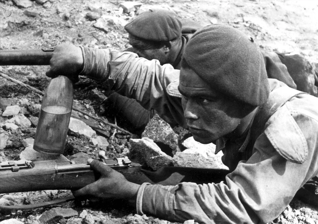 Spanish civil war molotov cocktail