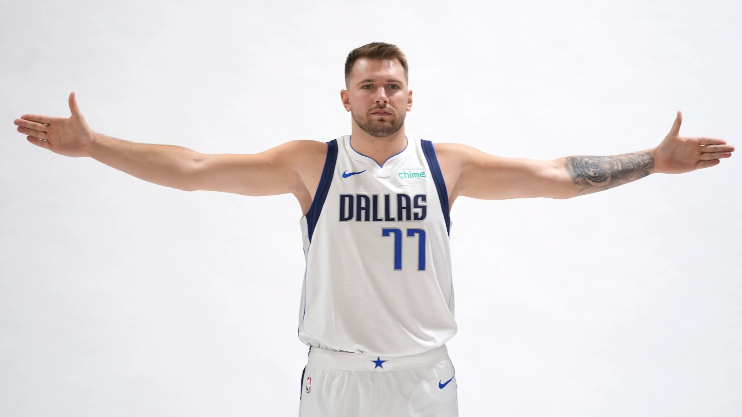 Mavs star Luka Doncic injures calf