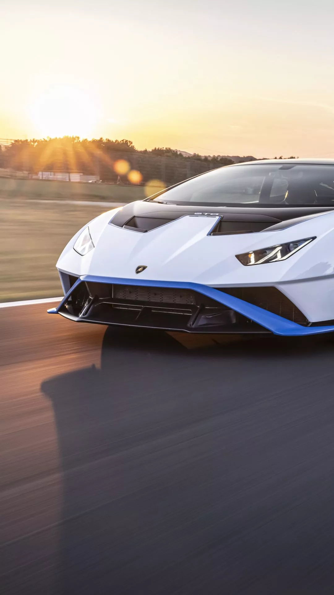 Lamborghini Huracán STO iPhone Wallpaper