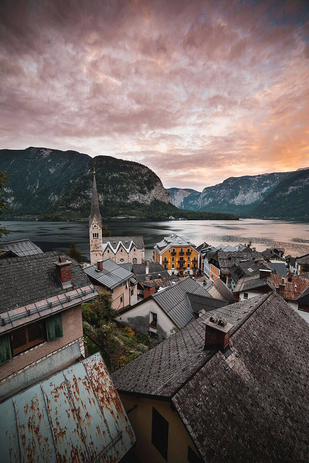 Amazing iPhone European Town Wallpaper