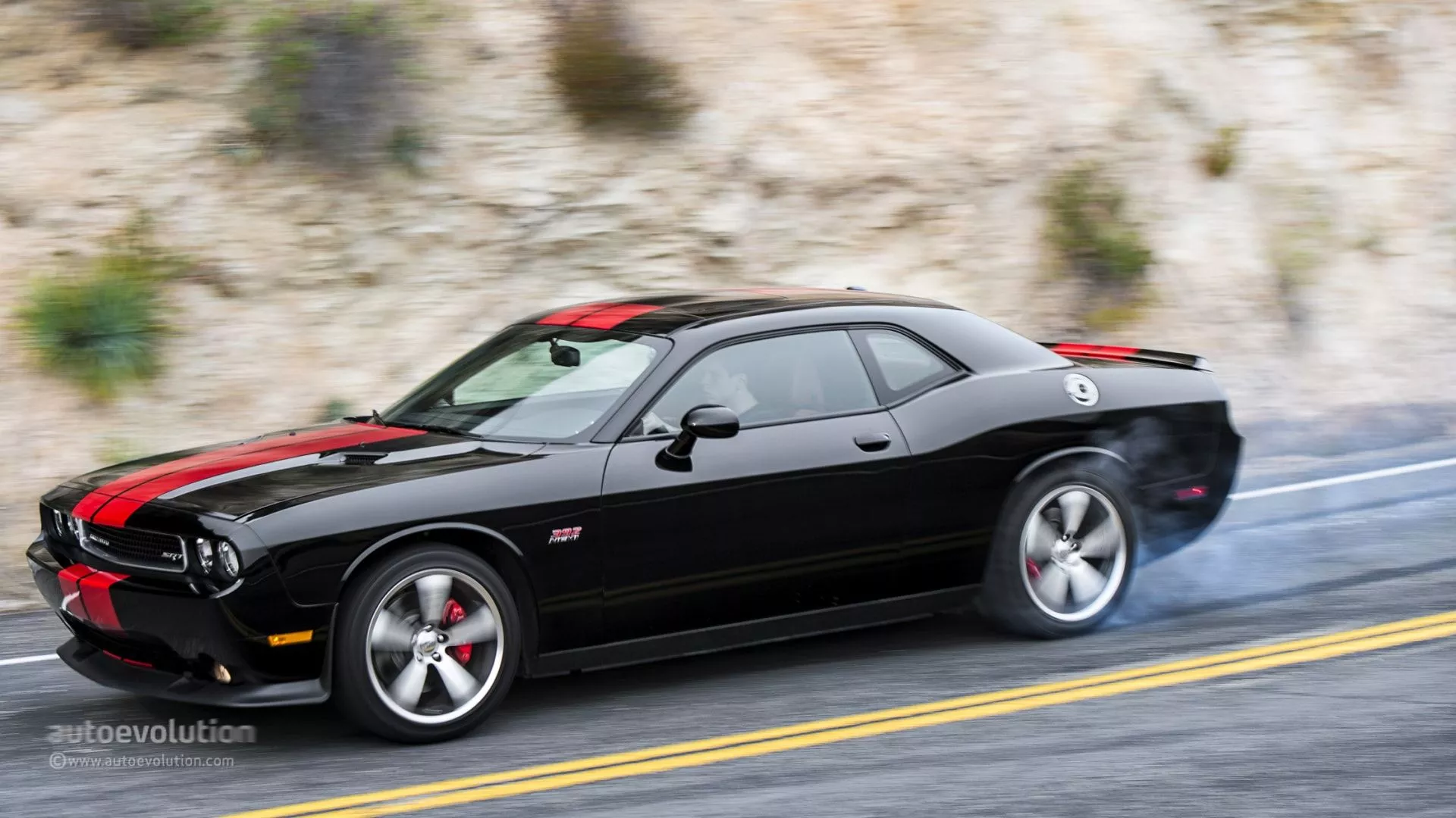 Dodge Challenger SRT8 392 HD Wallpaper