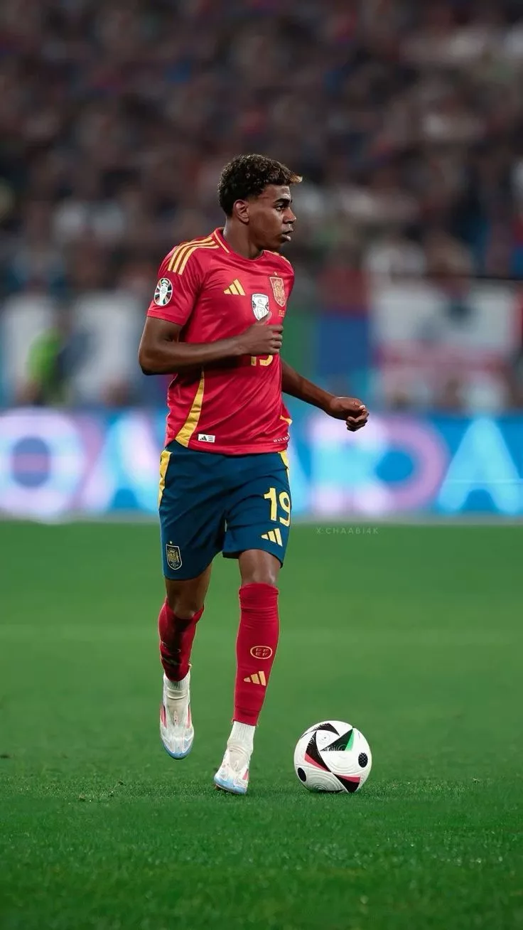 Lamine Yamal Phone Wallpaper