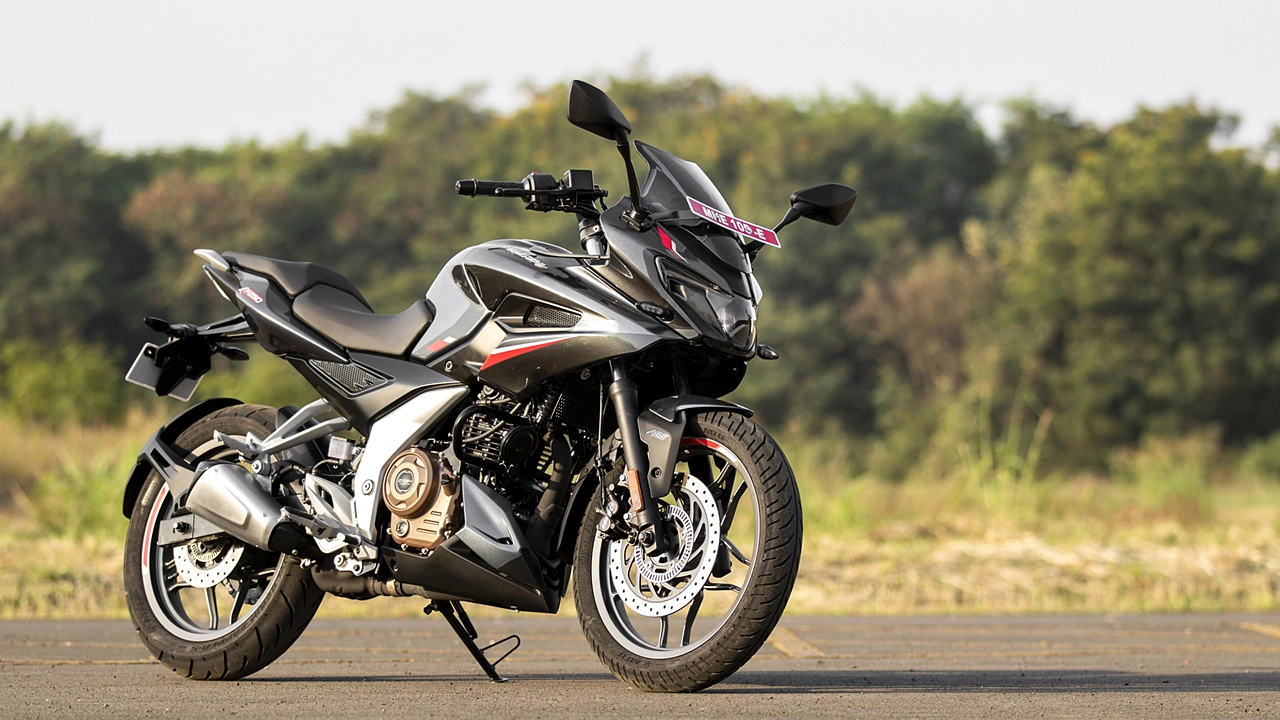 Bajaj Pulsar F250 Right Front Three
