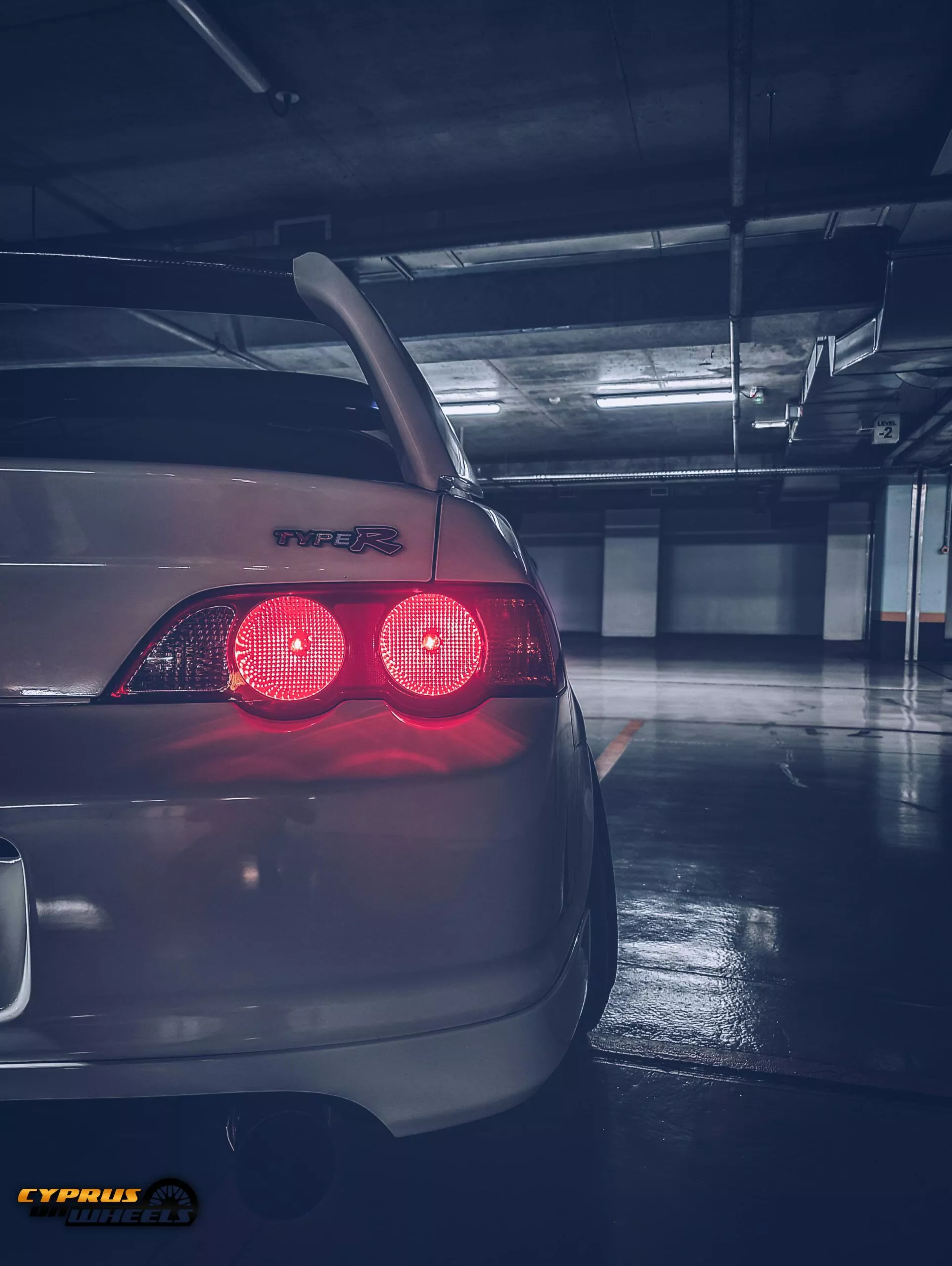 A loud daily driver.Honda DC5 Type R